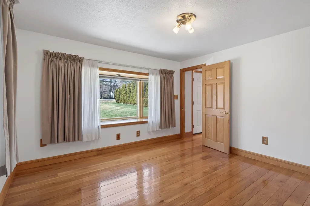 281 Portland Road Gray ME 04039