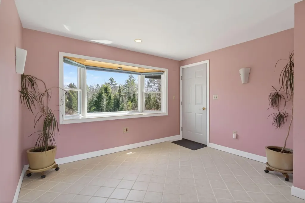 281 Portland Road Gray ME 04039
