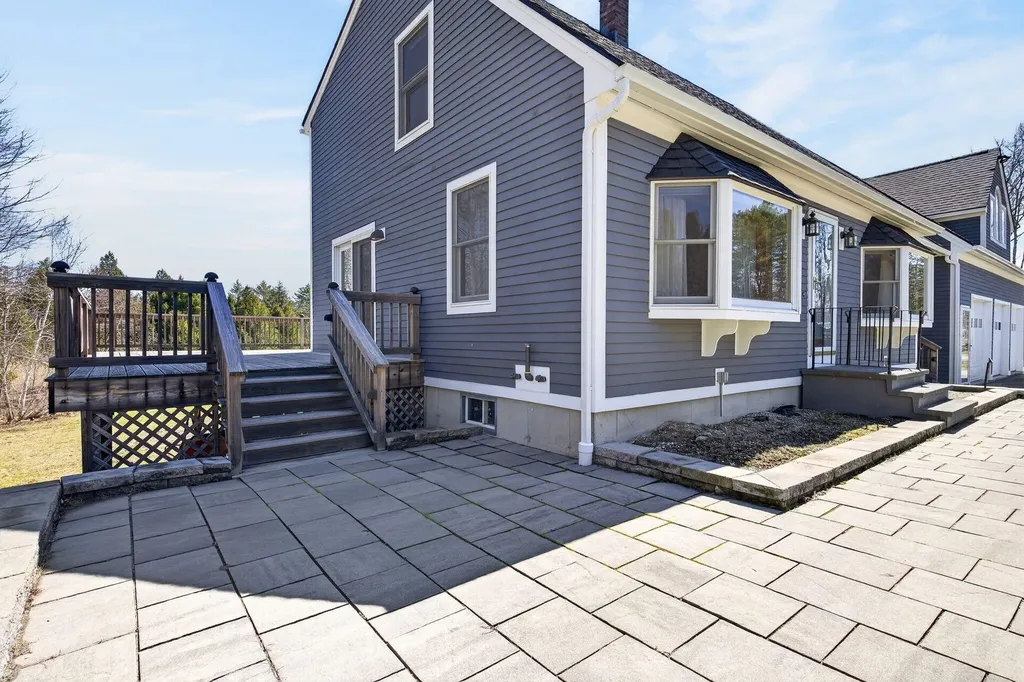 281 Portland Road Gray ME 04039
