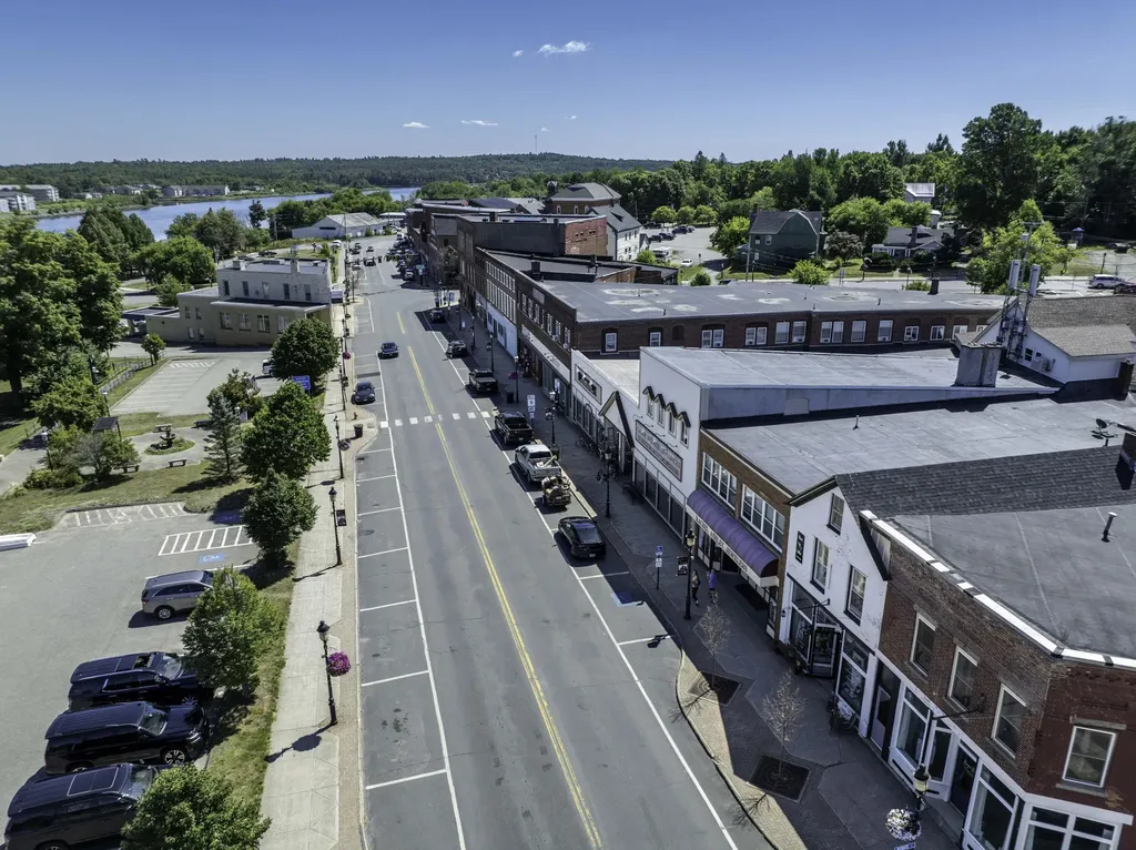 283 Main Street Calais ME 04619