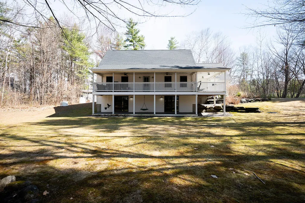 9 Ridge Road Raymond ME 04071