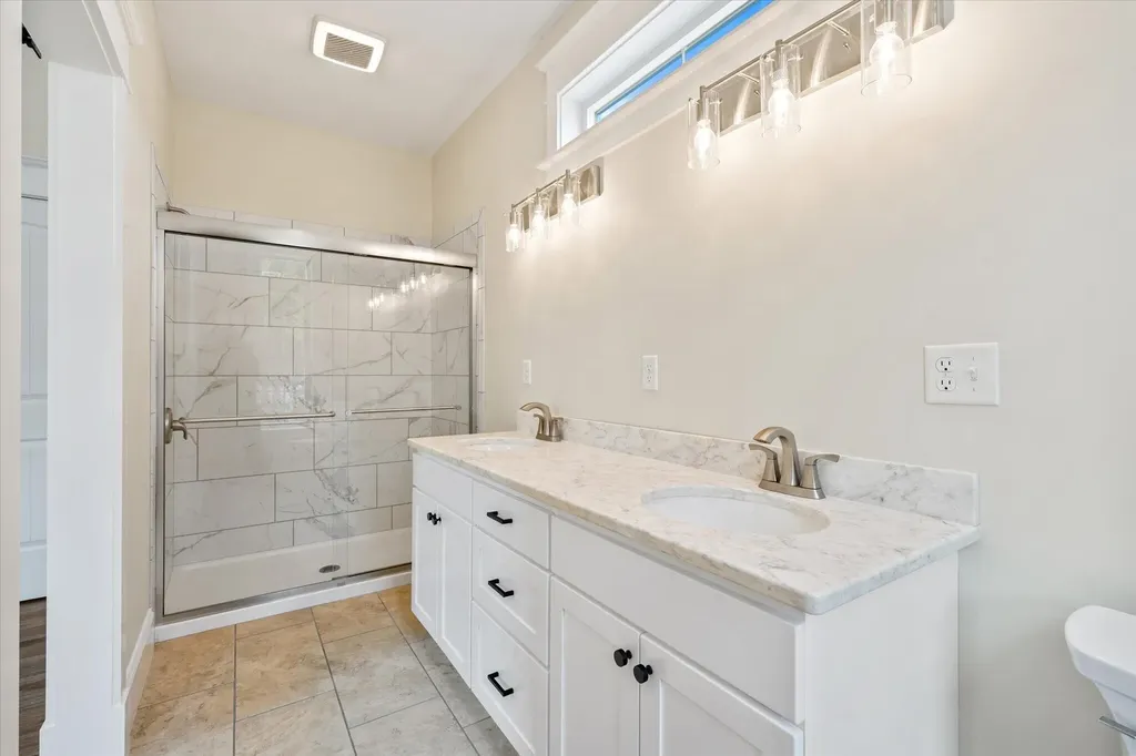 5 Donegal Drive Veazie ME 04401