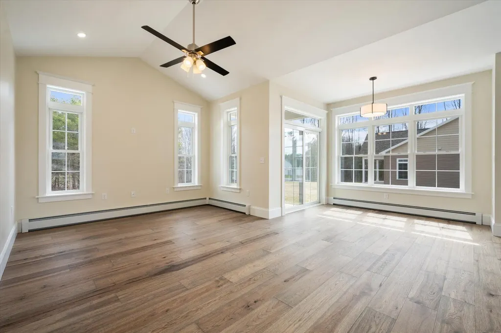 5 Donegal Drive Veazie ME 04401