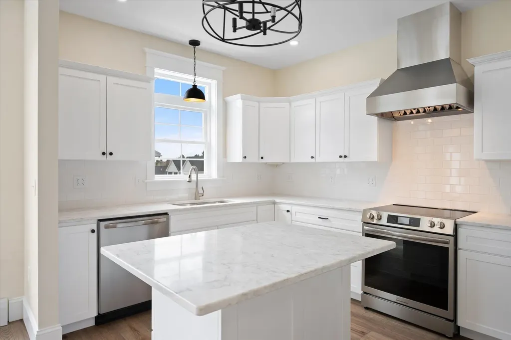 5 Donegal Drive Veazie ME 04401