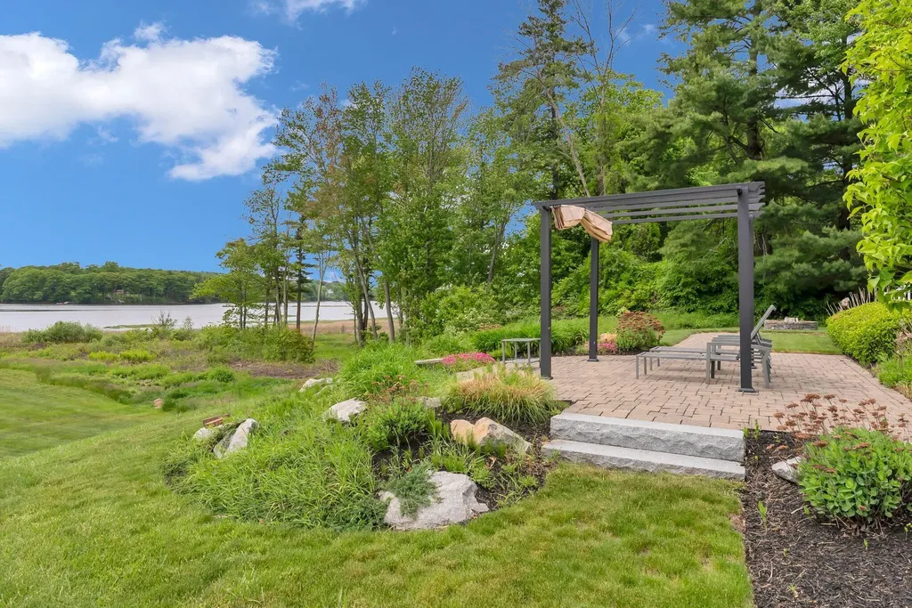 15 Thunder Road Saco ME 04072