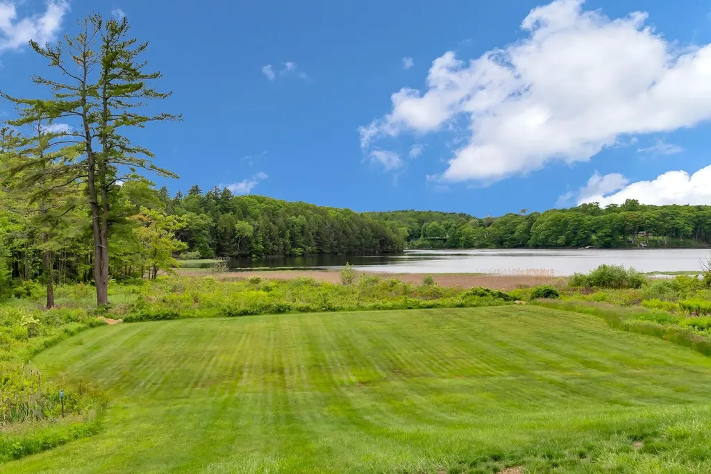 15 Thunder Road Saco ME 04072