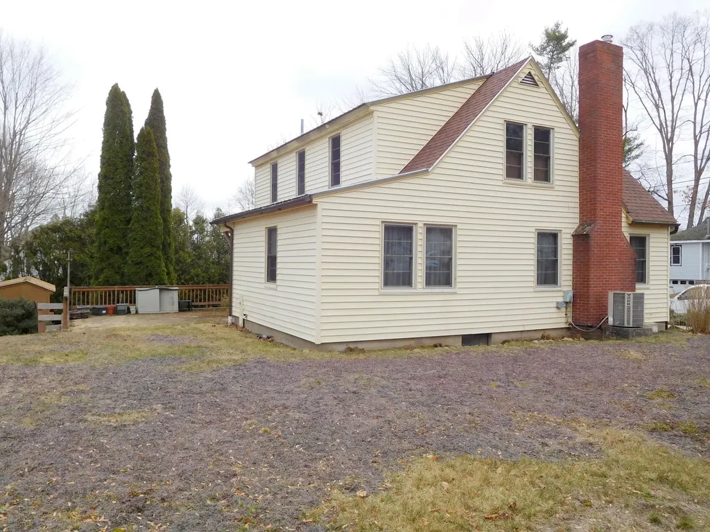 7 Joy Street Sanford ME 04083
