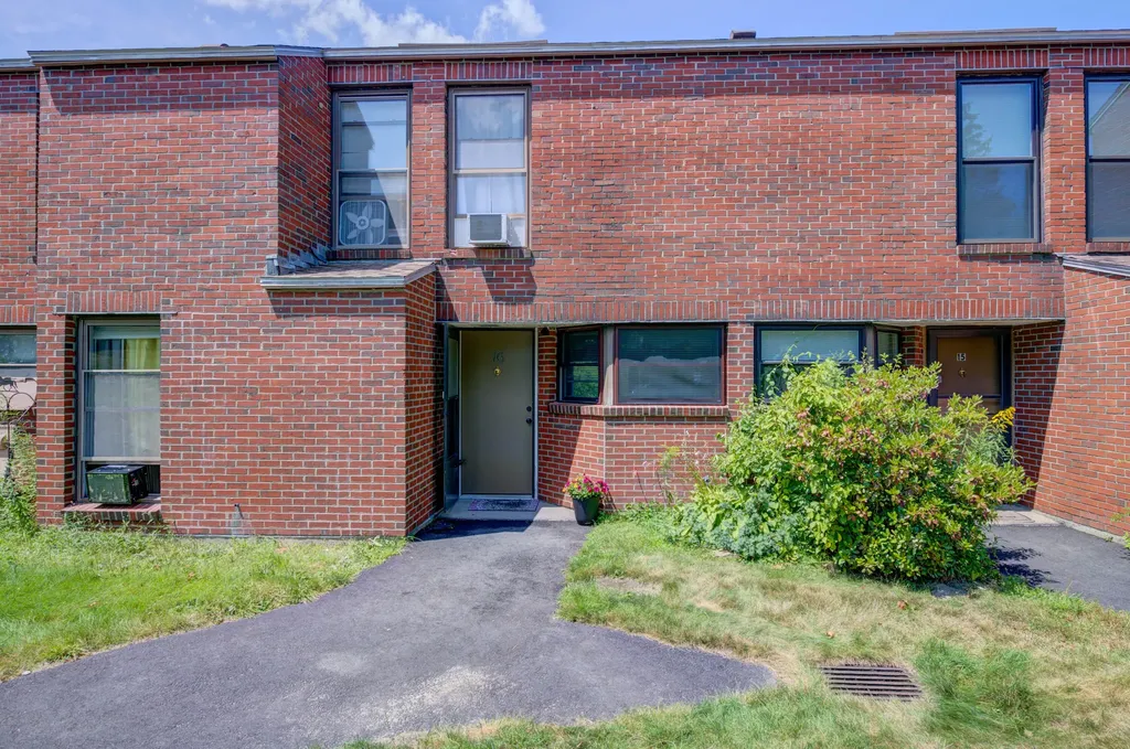 20 Juniper Lane Westbrook ME 04092