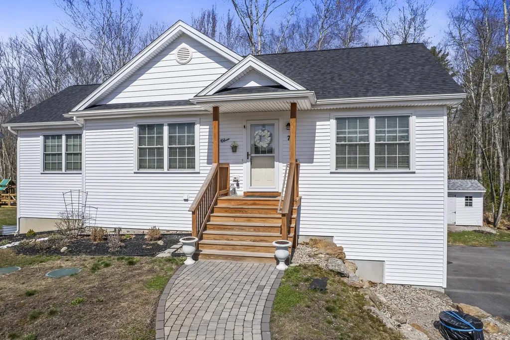 7 Crickett Lane Biddeford ME 04005