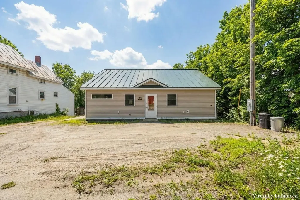 14 Mercer Road Norridgewock ME 04957