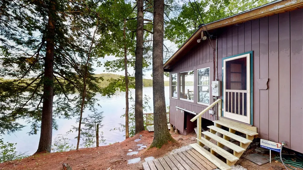 341 Narrow Gauge Trail Hiram ME 04041