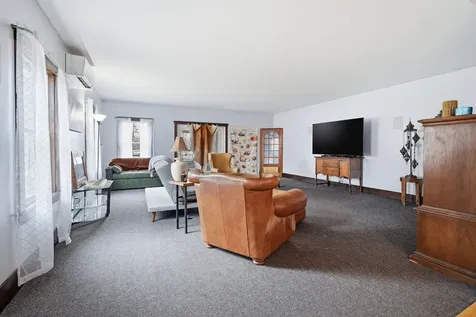 1254 Roosevelt Trail Raymond ME 04071