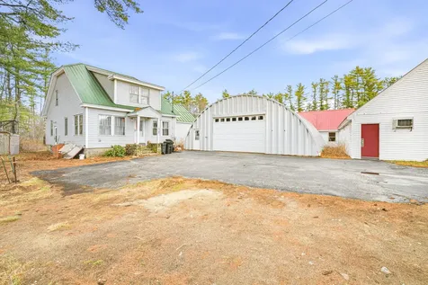 1254 Roosevelt Trail Raymond ME 04071