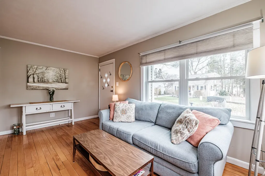 8 Meadow Way Cape Elizabeth ME 04107