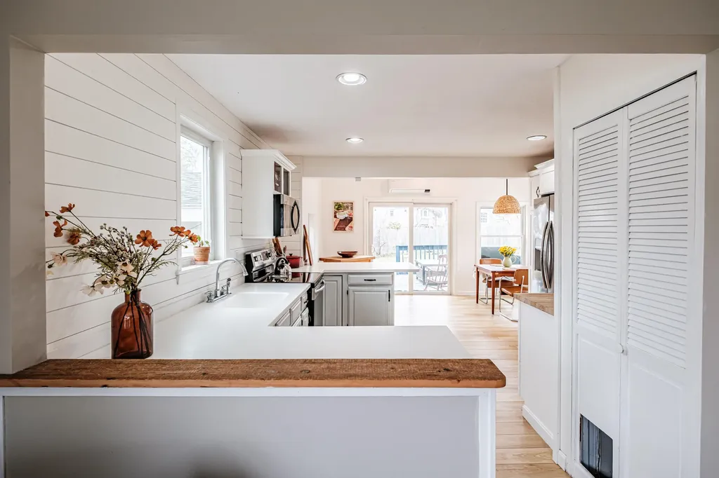 8 Meadow Way Cape Elizabeth ME 04107