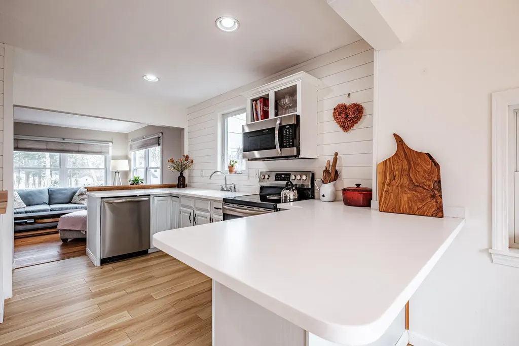 8 Meadow Way Cape Elizabeth ME 04107