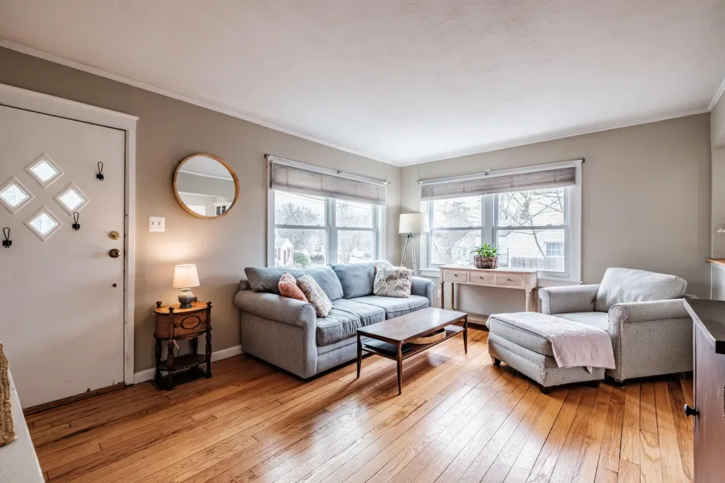 8 Meadow Way Cape Elizabeth ME 04107