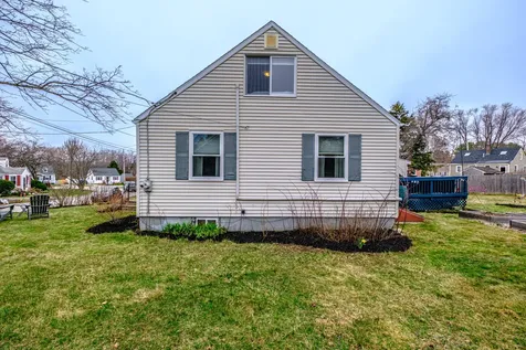 8 Meadow Way Cape Elizabeth ME 04107