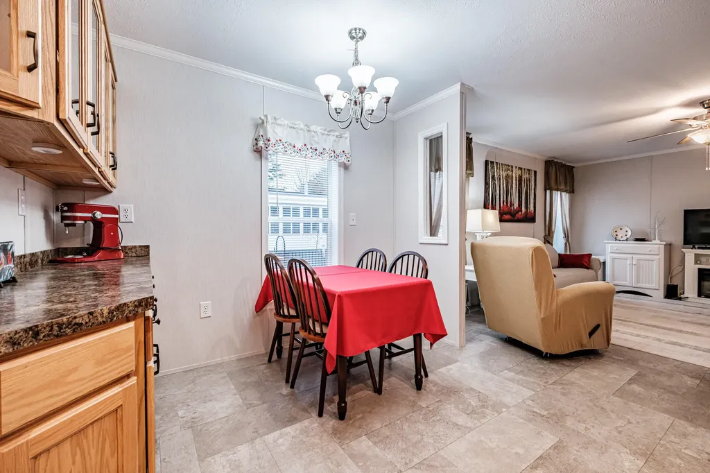 23 Kapote Drive Norway ME 04268