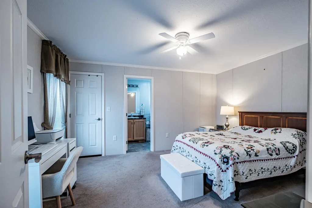 23 Kapote Drive Norway ME 04268