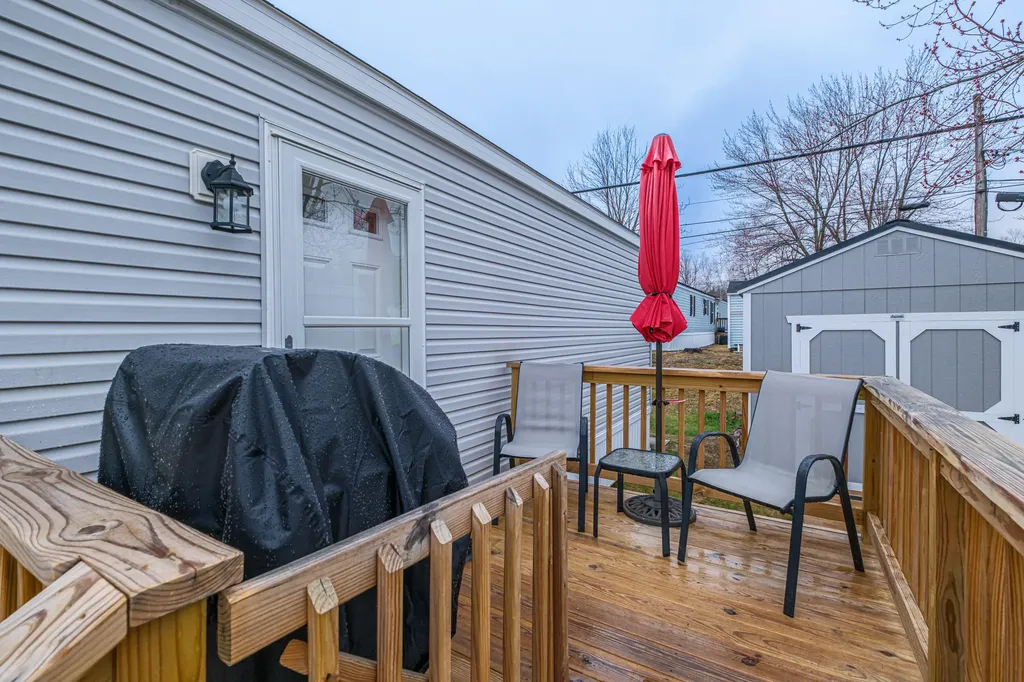 23 Kapote Drive Norway ME 04268