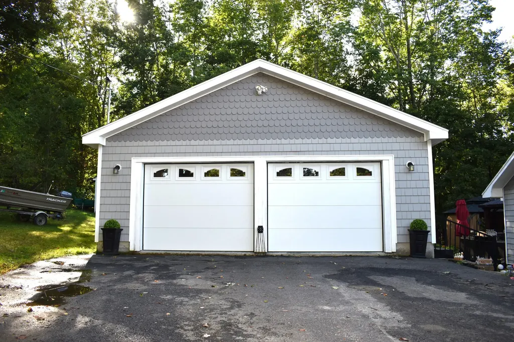 1 Lane Hill Road Lincoln ME 04457