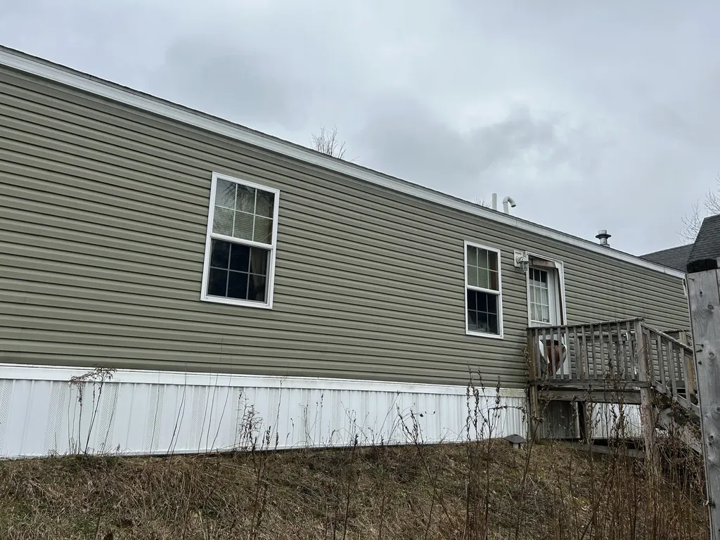 17 Royal Street Winthrop ME 04364