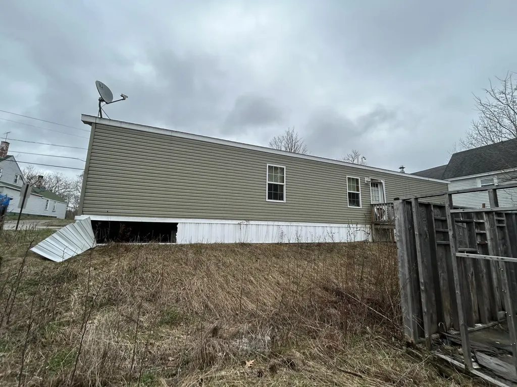17 Royal Street Winthrop ME 04364