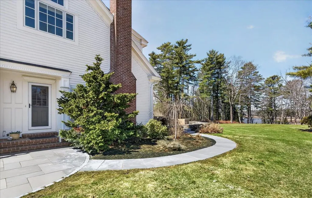 22 Royall Point Road Yarmouth ME 04096