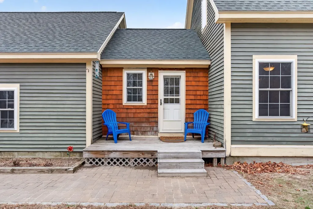 8 Colina Drive Raymond ME 04071