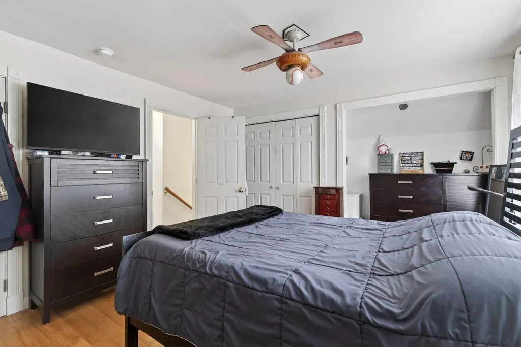 8 Colina Drive Raymond ME 04071