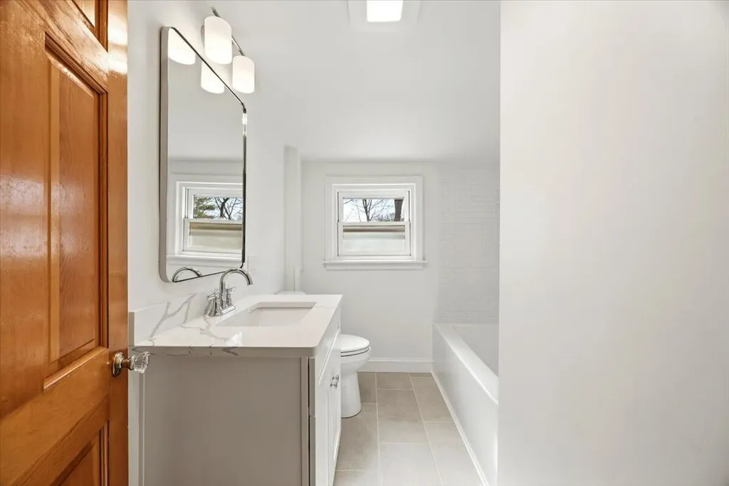 10 Meadowbrook Lane Portland ME 04102