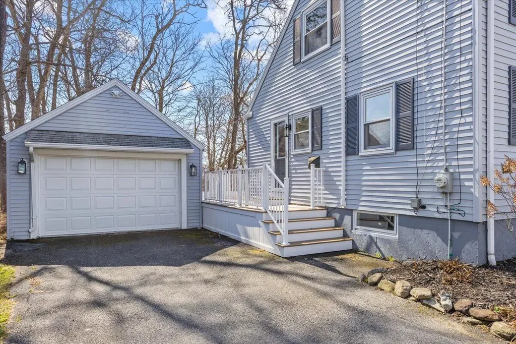 10 Meadowbrook Lane Portland ME 04102