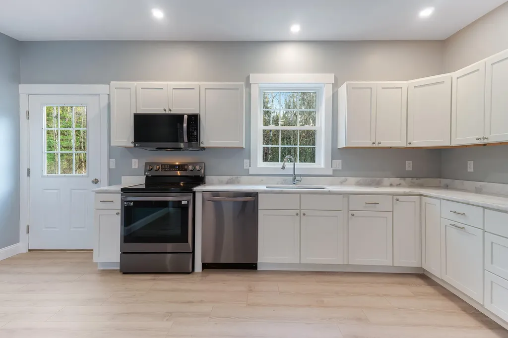 13 Glenview Drive Sabattus ME 04280