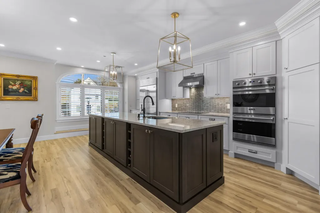 19 Bridge Street Kittery ME 03904