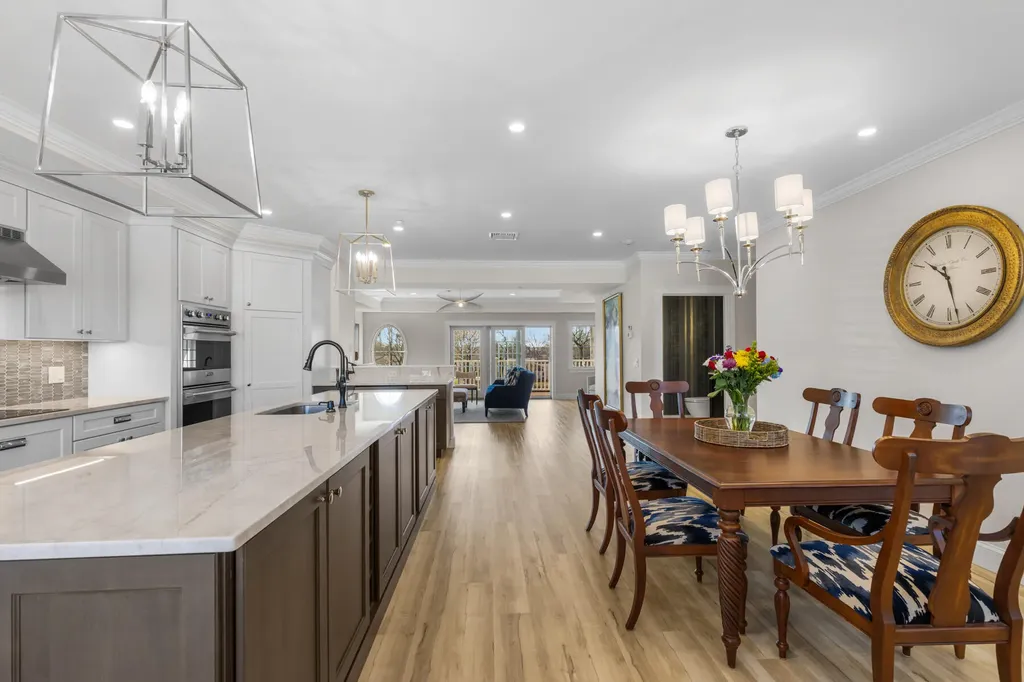 19 Bridge Street Kittery ME 03904