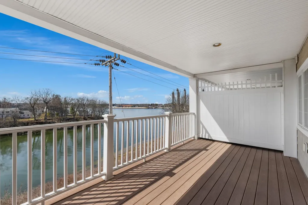 19 Bridge Street Kittery ME 03904