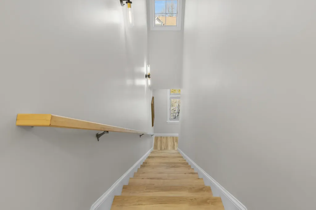 19 Bridge Street Kittery ME 03904