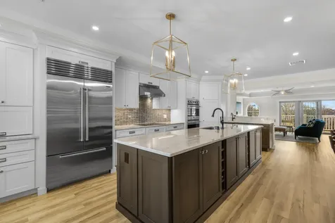 19 Bridge Street Kittery ME 03904