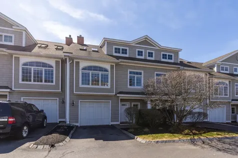 19 Bridge Street Kittery ME 03904