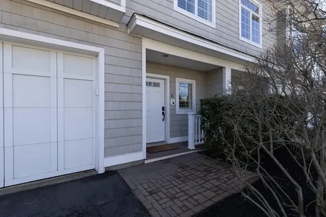 19 Bridge Street Kittery ME 03904