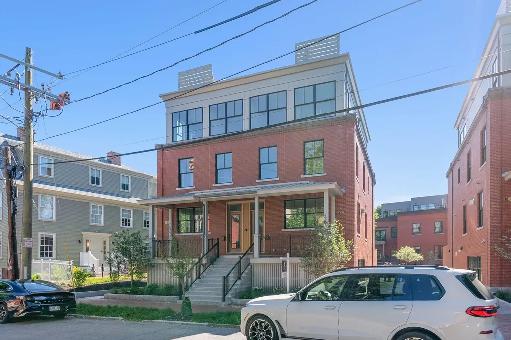 55 Carleton Street Portland ME 04102