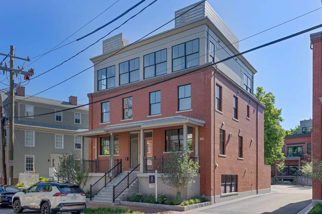 55 Carleton Street Portland ME 04102