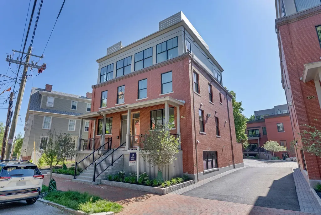 55 Carleton Street Portland ME 04102