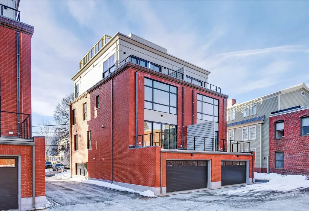 55 Carleton Street Portland ME 04102