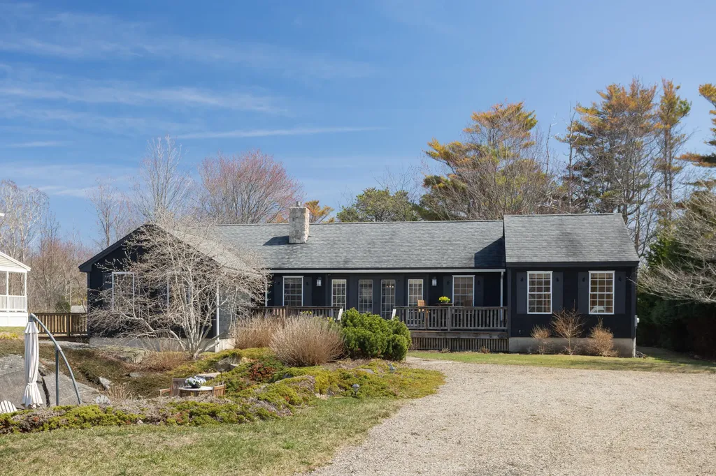 16 Fort Hill Extension Avenue York ME 03909