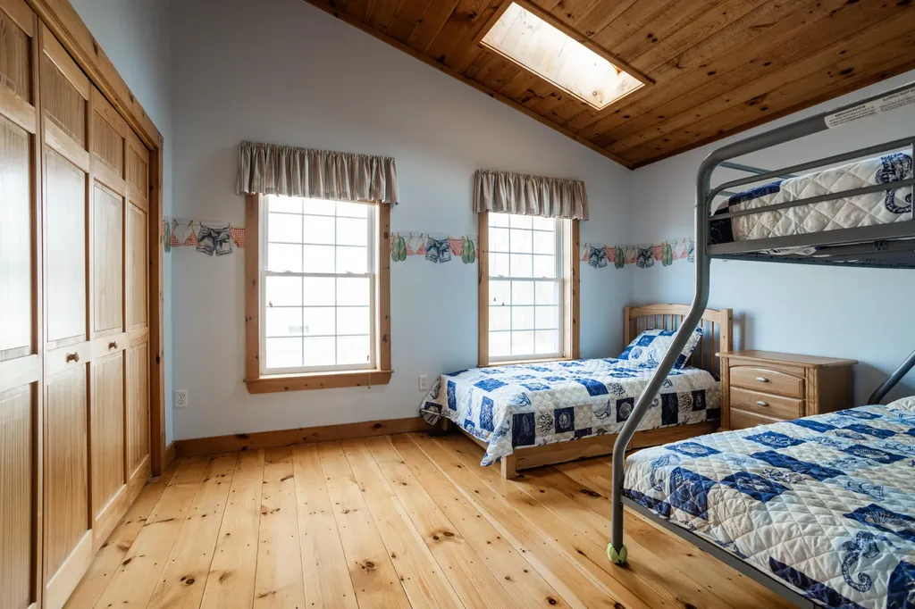16 Fort Hill Extension Avenue York ME 03909