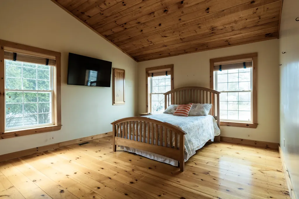 16 Fort Hill Extension Avenue York ME 03909