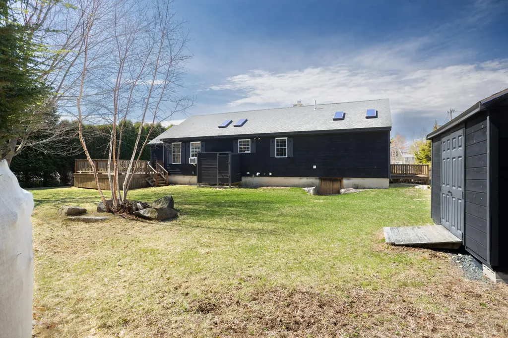 16 Fort Hill Extension Avenue York ME 03909