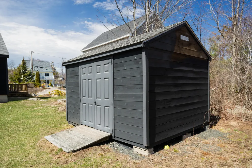 16 Fort Hill Extension Avenue York ME 03909